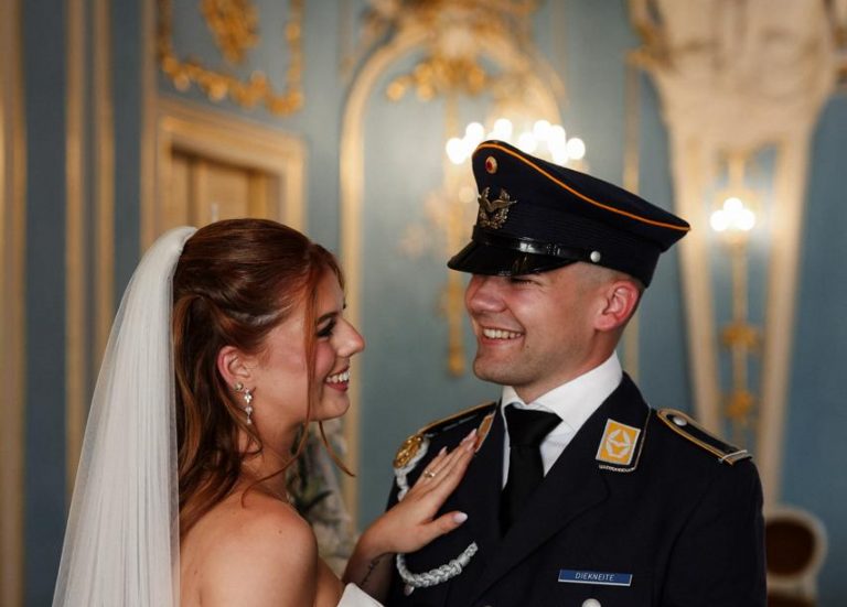 Herzlichen Glückwunsch zur Hochzeit!